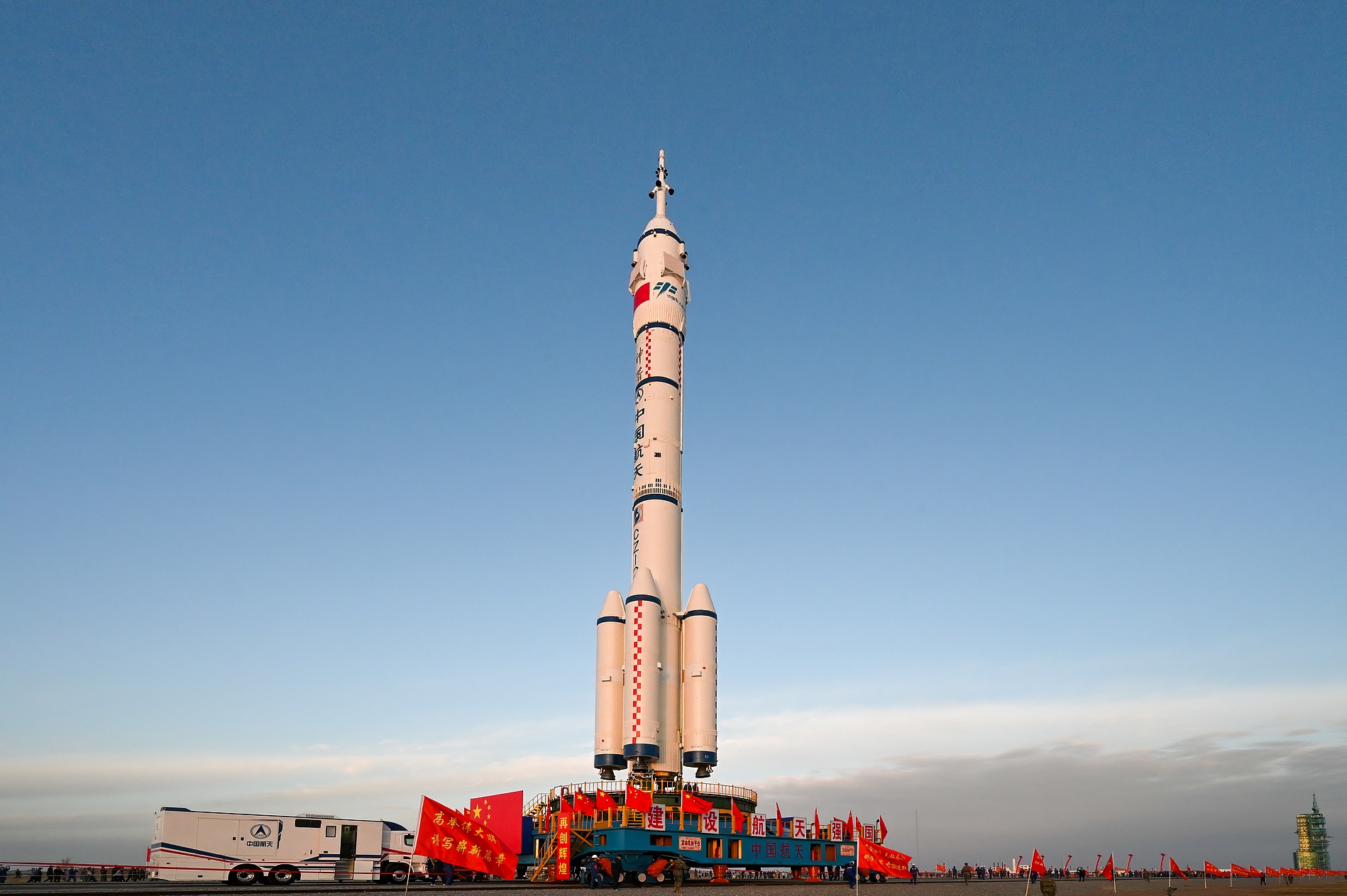 九游网页平台-法国杯窗口期走向成谜，上海申花外线爆发，气氛紧张，数据趋势出现新变化(海权与制海权军职在线答案)