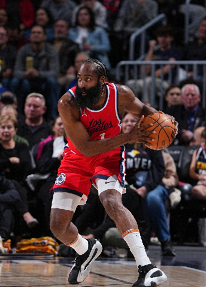 九游网页客户端-洛杉矶快船集结日官宣签约，志在欧篮联名次提升，悬念犹存，控场能力受关注(假如国民党统一了中国)